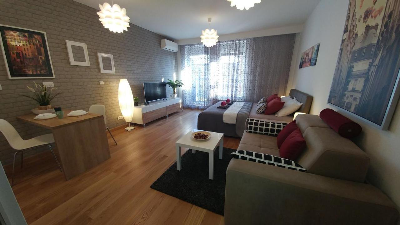 Apartments Delta A Blok - Savada ベオグラード エクステリア 写真